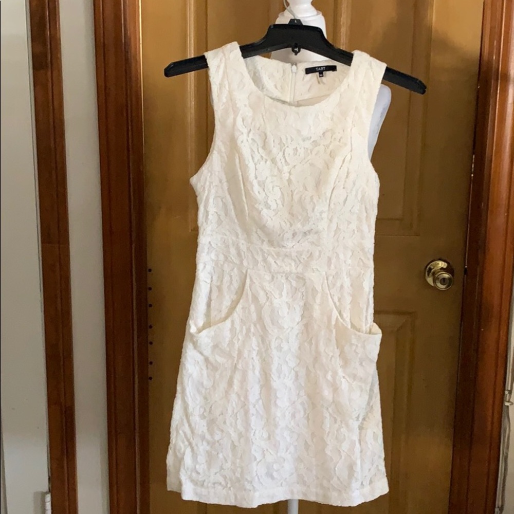 White Lace Dress with pockets